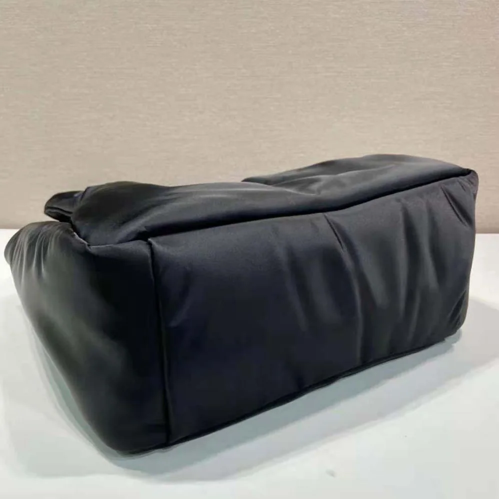 Prada Large Padded Re-Nylon Tote Bag for Women in Black Prada Large Padded Re-Nylon Tote Bag for Women in Black