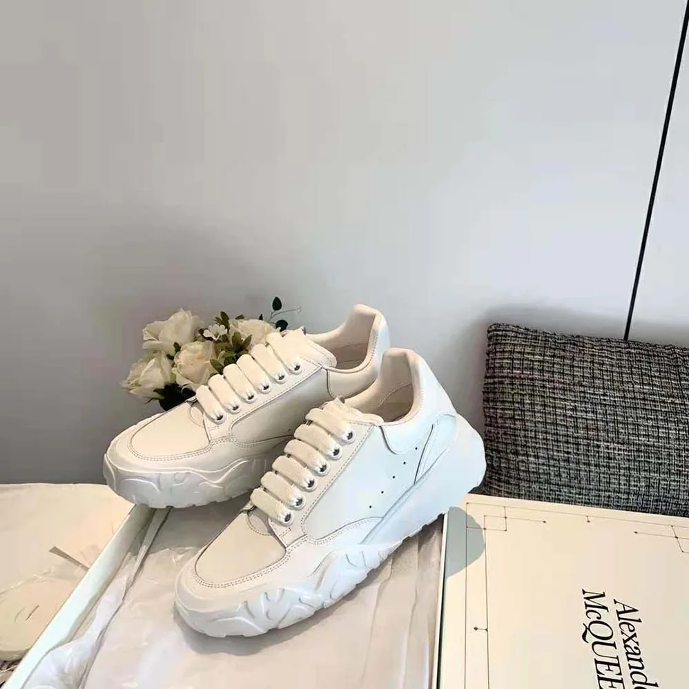Alexander Mcqueen Court Trainer in White for Unisex Alexander Mcqueen Court Trainer in White for Unisex