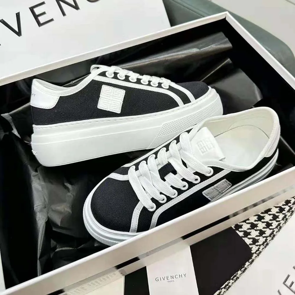 Givenchy City Platform Sneakers in Canvas for Women in Black Givenchy City Platform Sneakers in Canvas for Women in Black