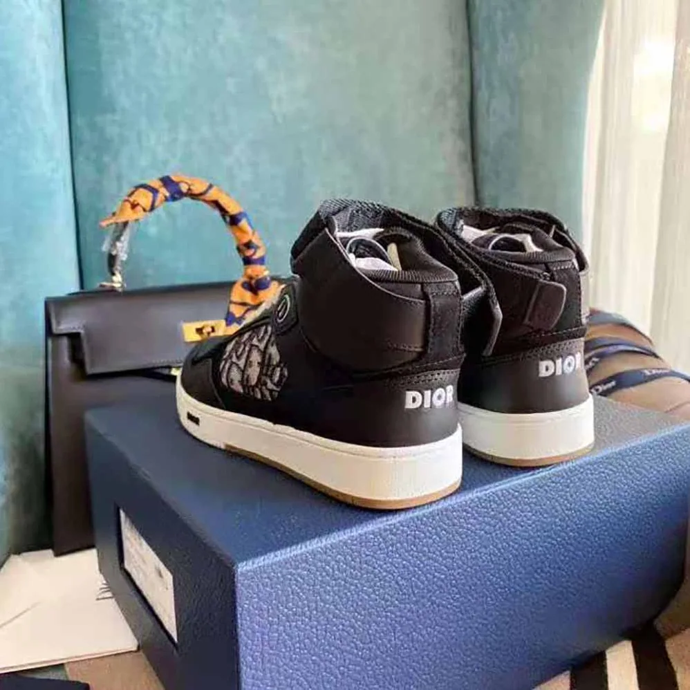Dior B27 High-Top Sneaker Smooth Calfskin with Dior Oblique Jacquard for Men in Black Dior B27 High-Top Sneaker Smooth Calfskin with Dior Oblique Jacquard for Men in Black