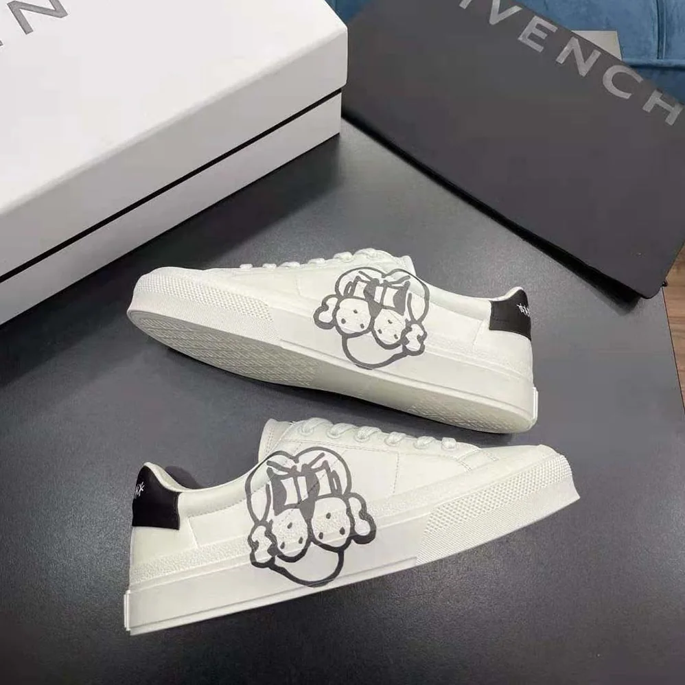 Givenchy Sneakers City Sport in Leather with Tag Effect Dog Print for Men in White