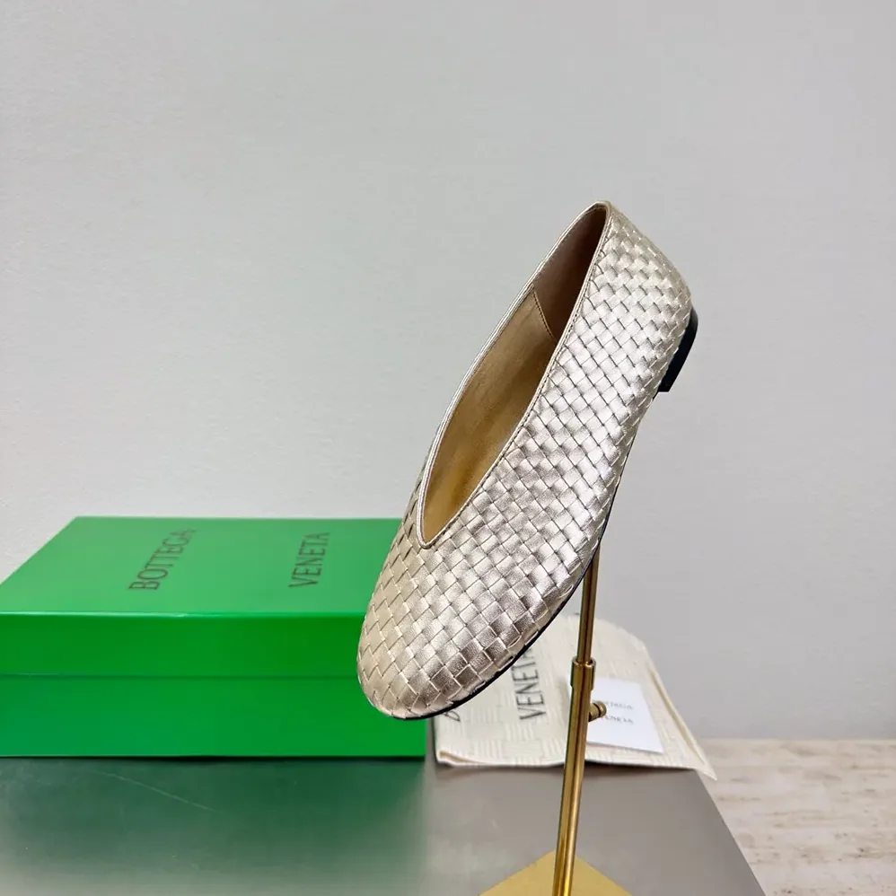 Bottega Veneta Rosa Ballerina for Women in Gold