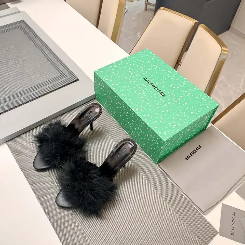 Balenciaga Boudoir 70mm Sandal in Black Feathers for Women Balenciaga Boudoir 70mm Sandal in Black Feathers for Women