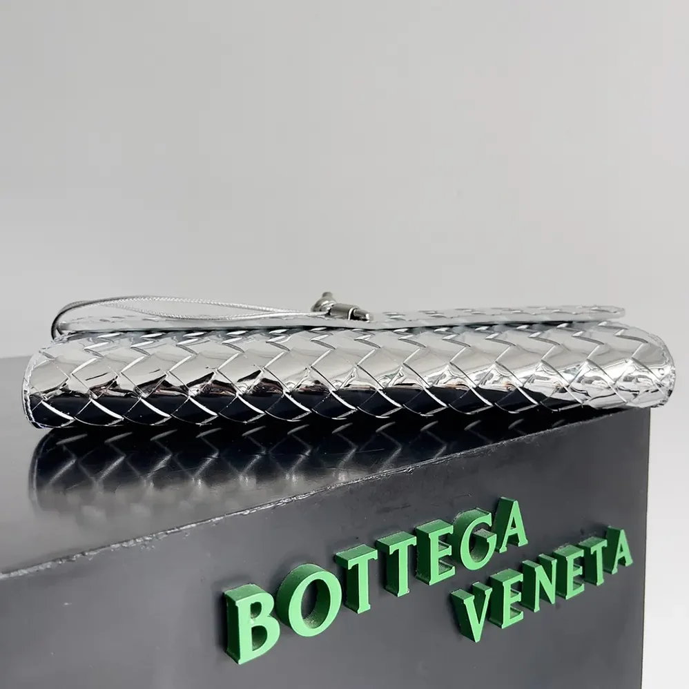 Bottega Veneta Andiamo Clutch in Intrecciato Leather for Women in Silver