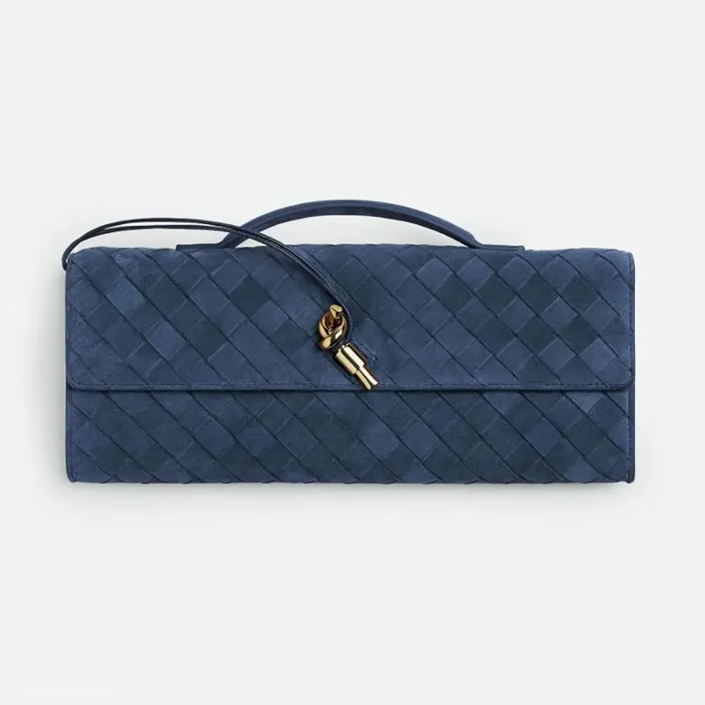 Bottega Veneta Andiamo Clutch for Women in Navy Bottega Veneta Andiamo Clutch for Women in Navy