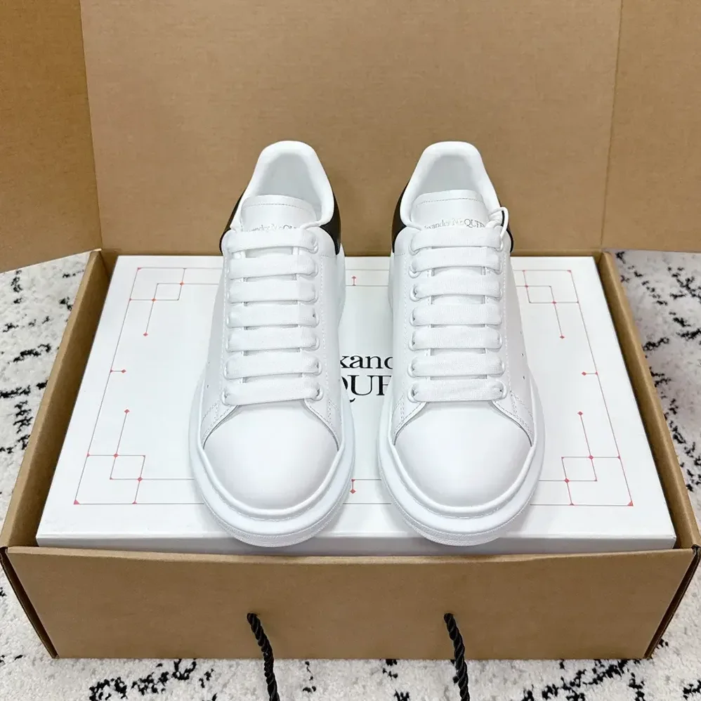Alexander Mcqueen Oversized Sneaker in White for Unisex in Black