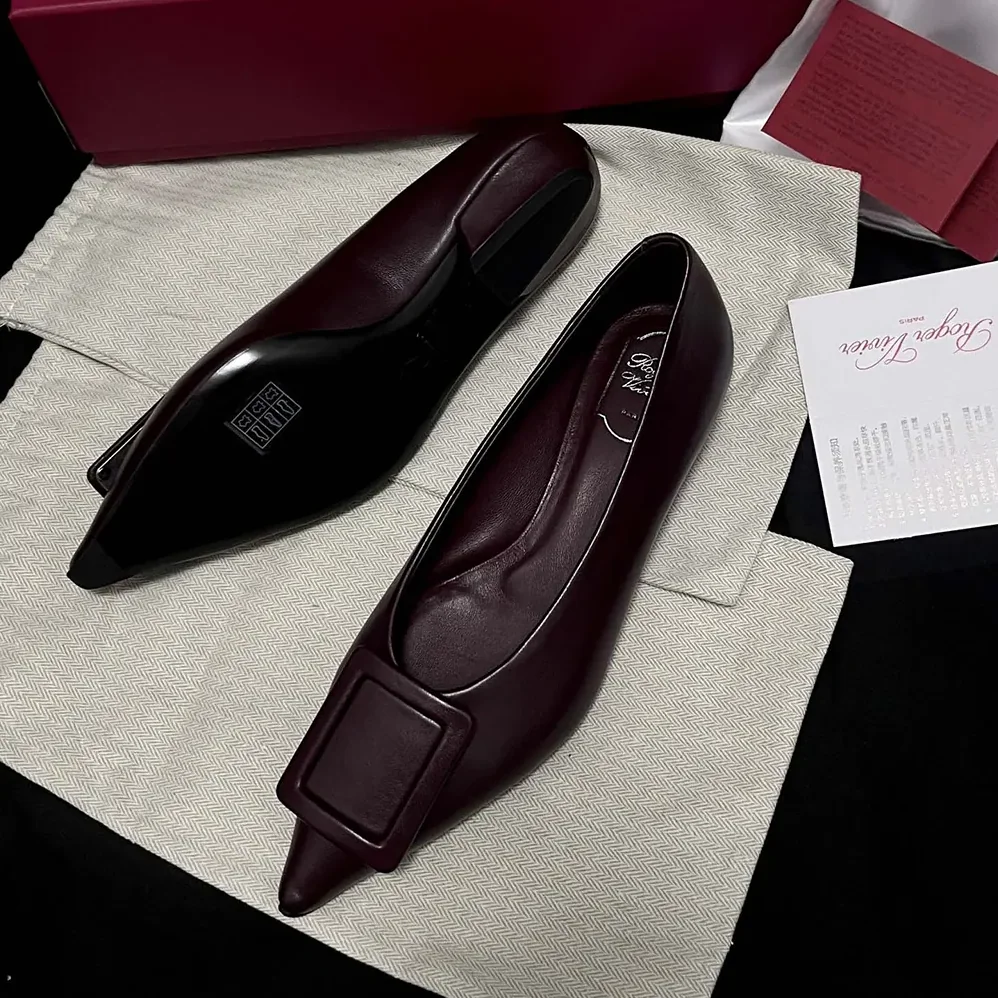 Roger Vivier Viv In The City Ballerinas In Leather Burgundy for Women Roger Vivier Viv In The City Ballerinas In Leather Burgundy for Women