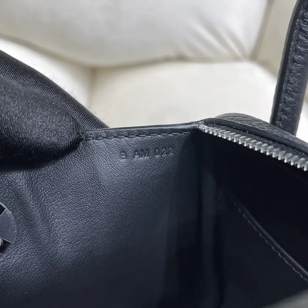 Hermes Lindy Mini 19 in Clemence Leather for Women in Black/Silver Hermes Lindy Mini 19 in Clemence Leather for Women in Black/Silver