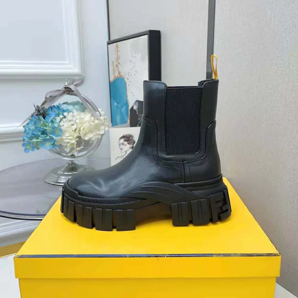 Fendi Force Black Leather Chelsea Boots for Women Fendi Force Black Leather Chelsea Boots for Women