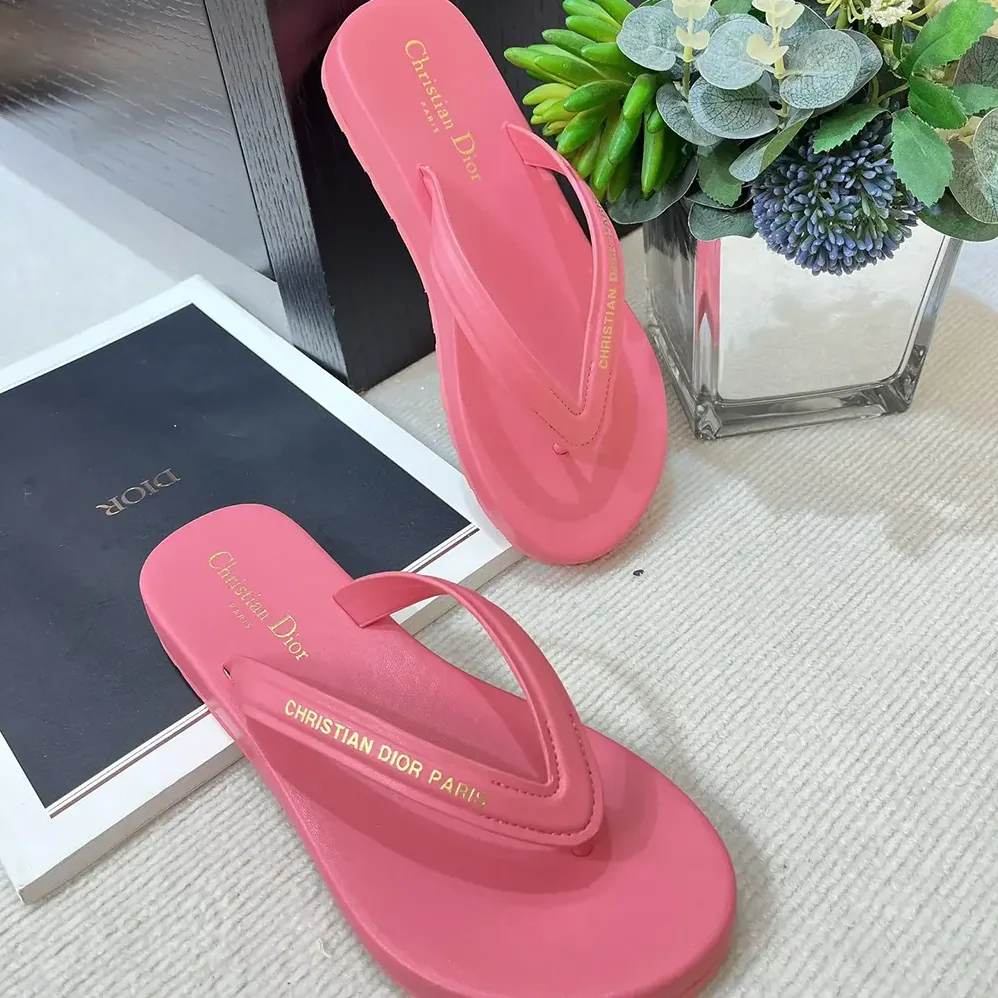 Dior Diorsea Thong Sandal Candy Pink Leather for Women in Effect Fabric Dior Diorsea Thong Sandal Candy Pink Leather for Women in Effect Fabric