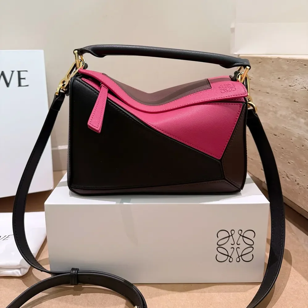 Loewe Small Puzzle Bag in Nappa Calfskin for Unisex in Black/Burgundy