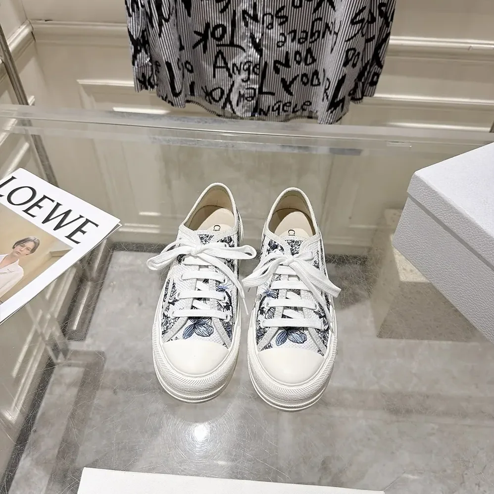 Dior Dioriviera Walk'n'Dior Sneaker White and Blue Toile de Jouy Floral Garden Embroidered Cotton for Women Dior Dioriviera Walk'n'Dior Sneaker White and Blue Toile de Jouy Floral Garden Embroidered Cotton for Women