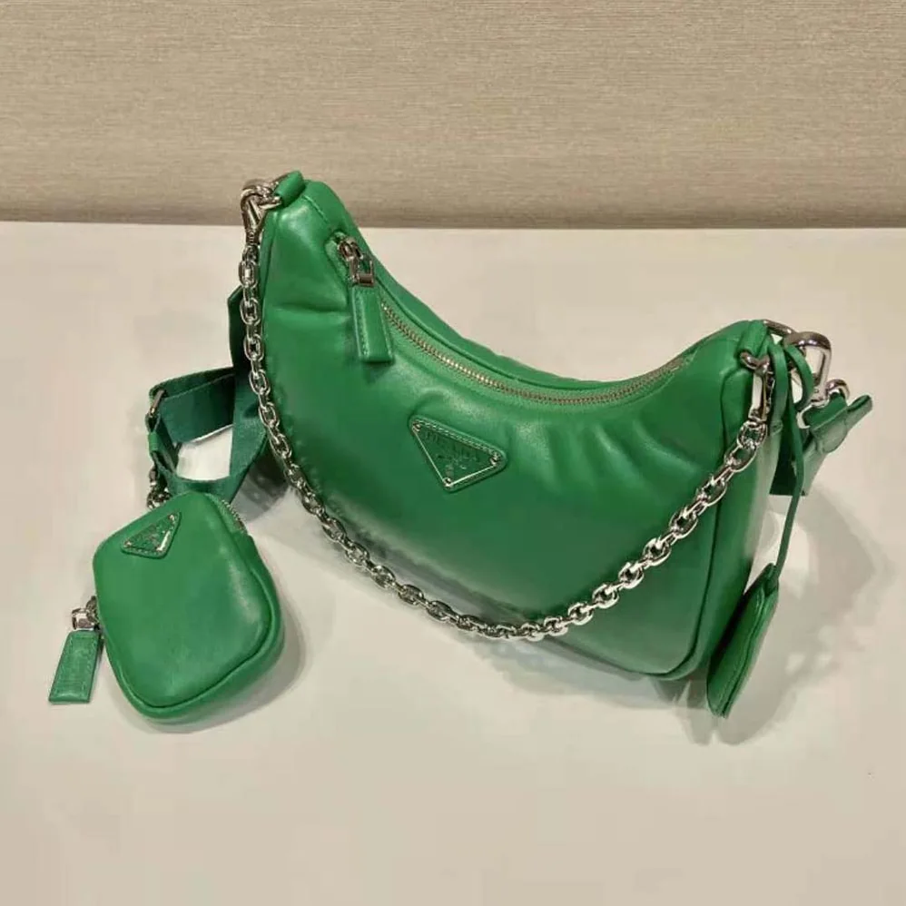Prada Padded Nappa-Leather Prada Re-Edition 2005 Shoulder Bag for Women in Green Prada Padded Nappa-Leather Prada Re-Edition 2005 Shoulder Bag for Women in Green