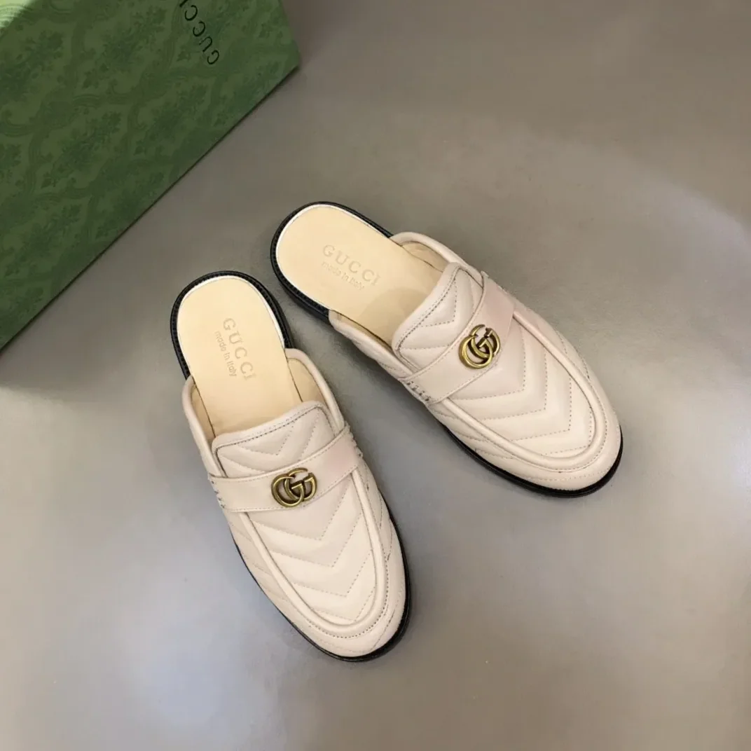 Gucci Slipper With Interlocking G Beige Gucci Slipper With Interlocking G Beige