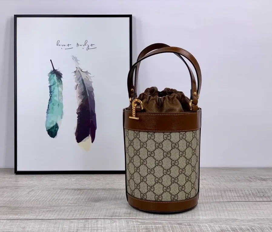 Gucci Horsebit 1955 Small Bucket Bag In GG Supreme Canvas Brown / Gucci Horsebit 1955 Small Bucket Bag In GG Supreme Canvas Brown /
