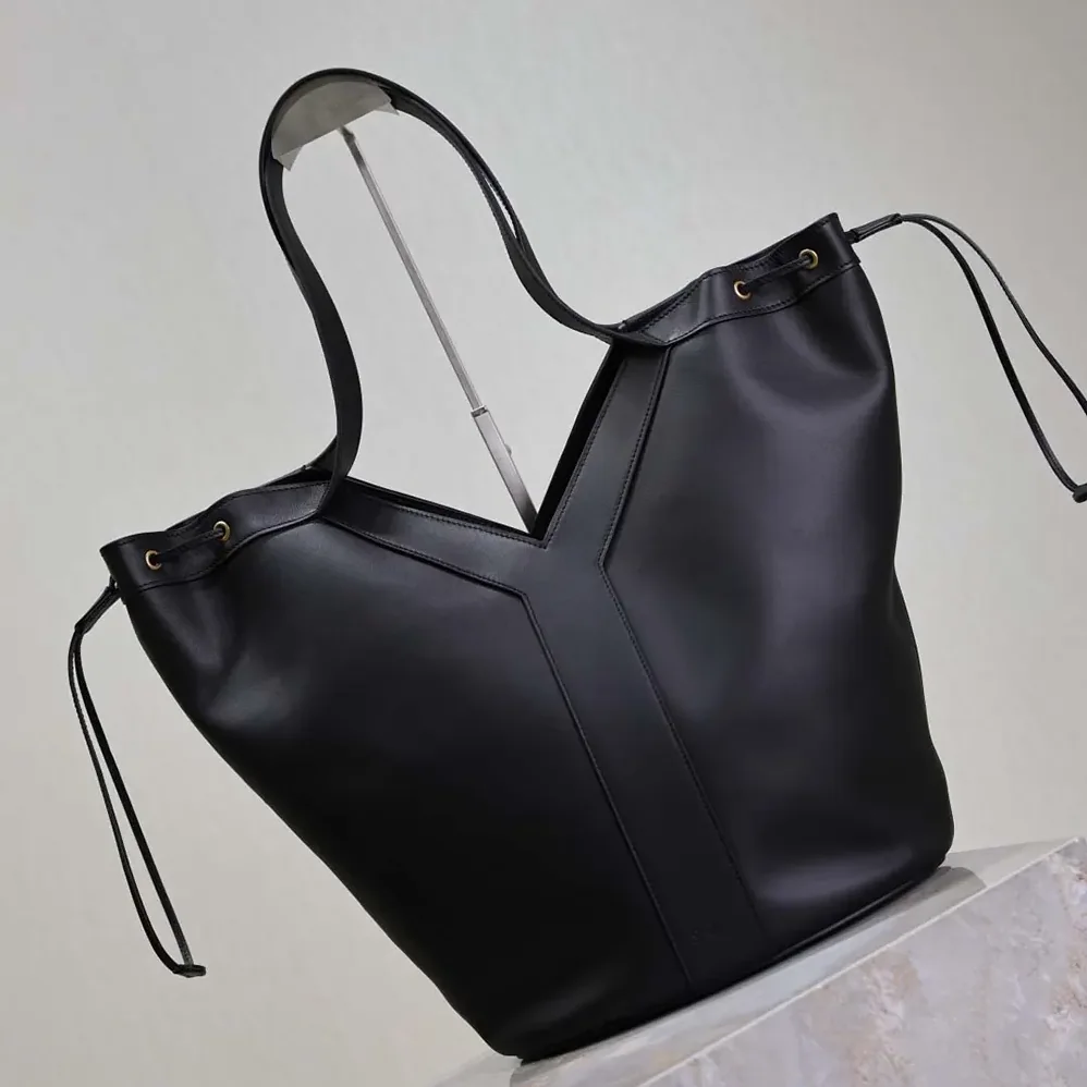 Saint Laurent YSL Y Large Hobo in Leather for Women in Black