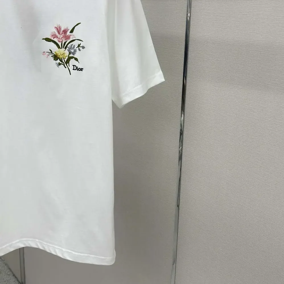 Dior T-Shirt with Dior Secret Garden Motif Relaxed Fit White Cotton Jersey for Women Dior T-Shirt with Dior Secret Garden Motif Relaxed Fit White Cotton Jersey for Women
