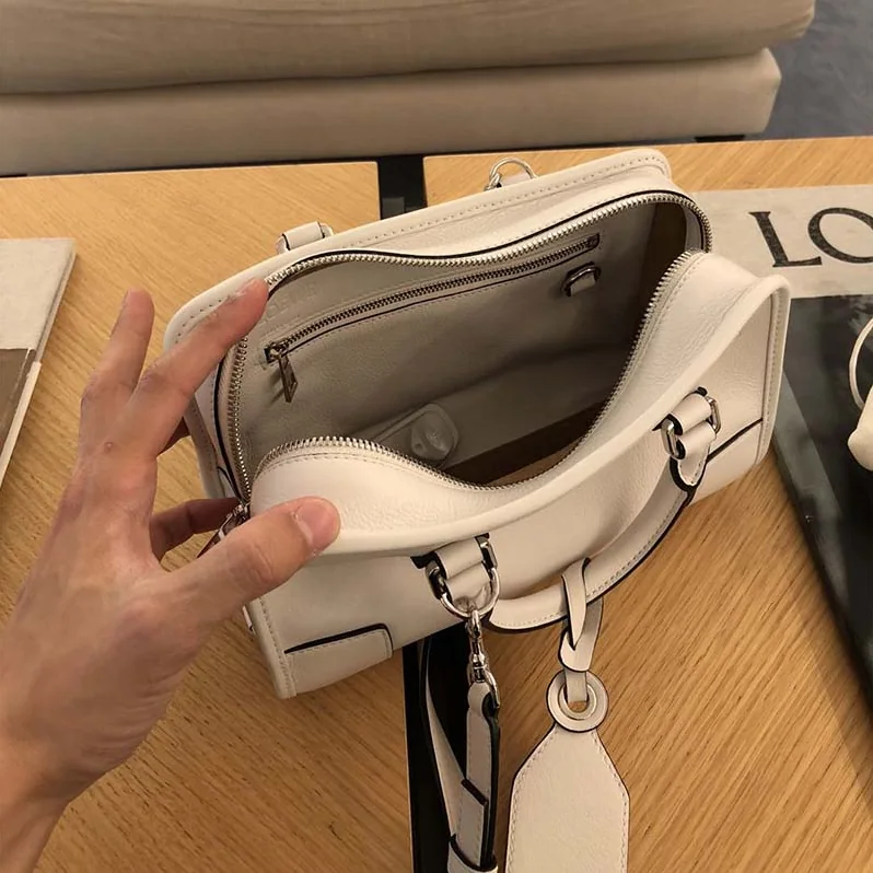 Loewe Amazona 28 Bag Ivory in Calf Leather for Women in White