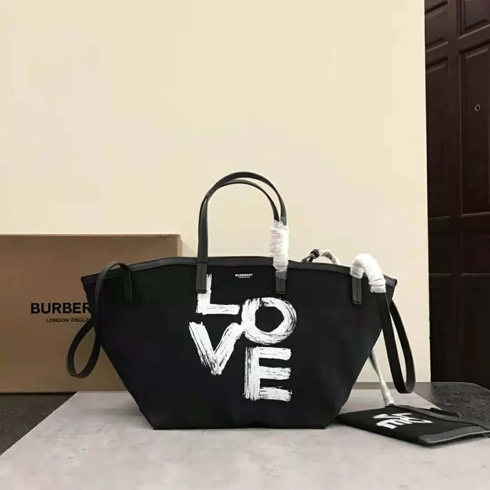 Burberry Medium Love Print Cotton Beach Tote for Women in Black