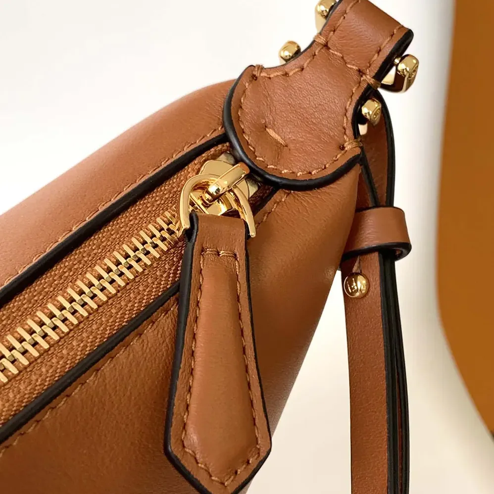 Fendi Fendigraphy Mini Brown Leather Mini for Women in bag Fendi Fendigraphy Mini Brown Leather Mini for Women in bag