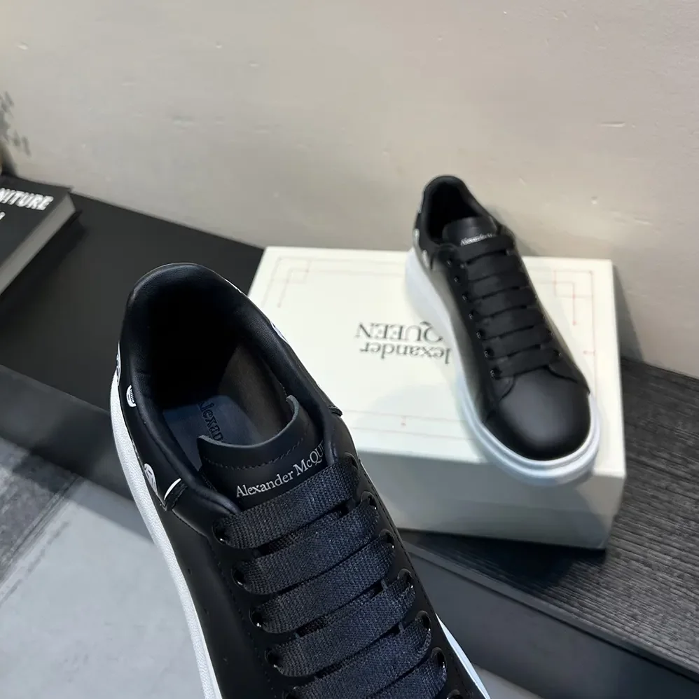Alexander Mcqueen Oversized Sneaker in Black for Unisex in White