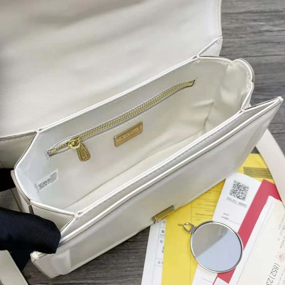Dolce Gabbana D&G Amore Bag in Calfskin Leather for Women in White Dolce Gabbana D&G Amore Bag in Calfskin Leather for Women in White