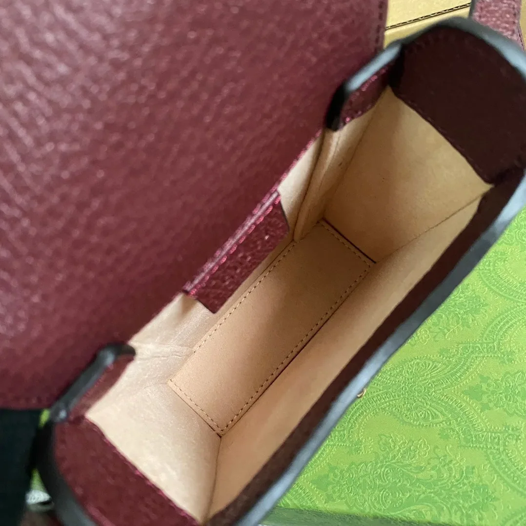 Gucci Horsebit 1955 Mini Bag Beige And Burgundy GG Supreme Canvas / GG Gucci Horsebit 1955 Mini Bag Beige And Burgundy GG Supreme Canvas / GG