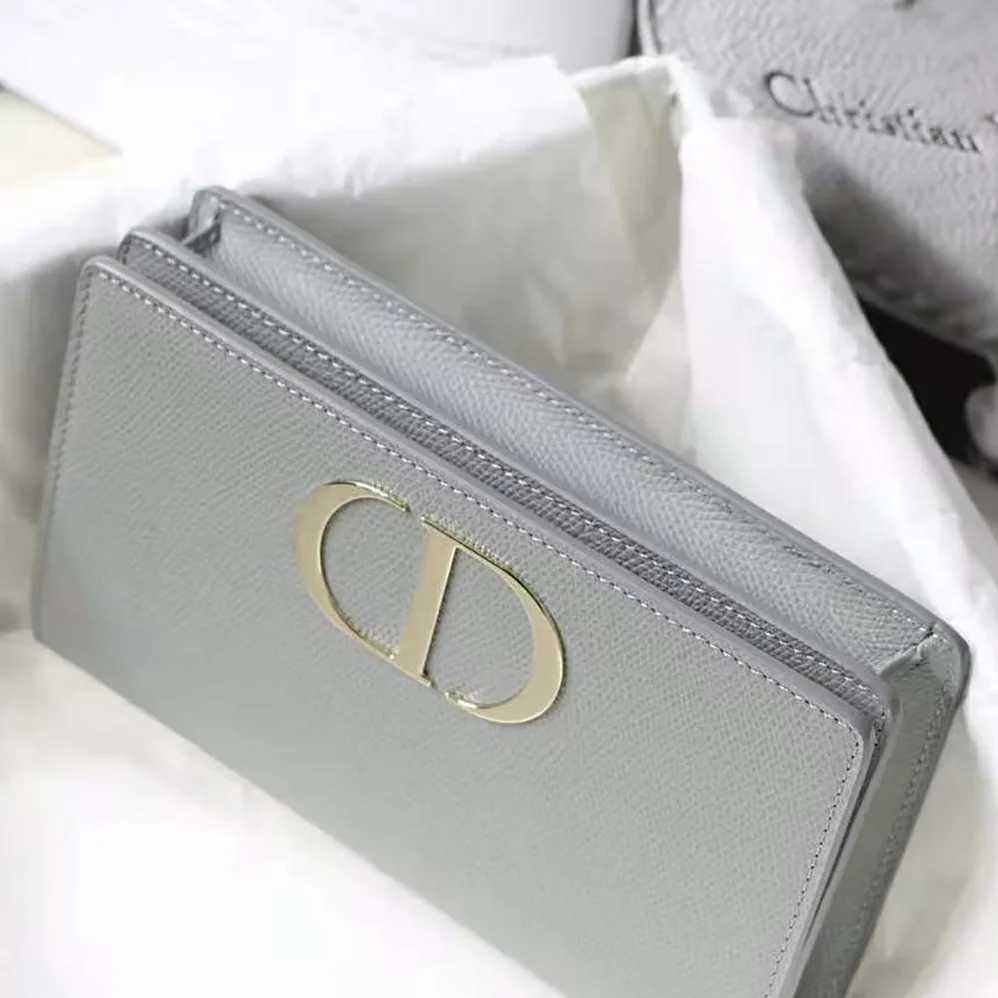 Dior 30 Montaigne 2-in-1 Pouch Stone Grained Calfskin for Women in Silver