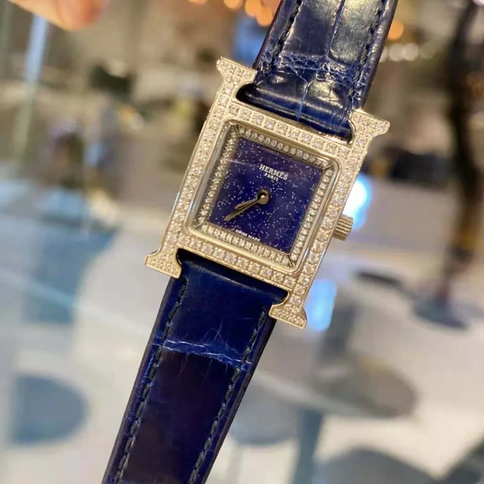 Hermes Heure H Watch Small Model Quartz Movement 25 mm for Women in Navy Hermes Heure H Watch Small Model Quartz Movement 25 mm for Women in Navy