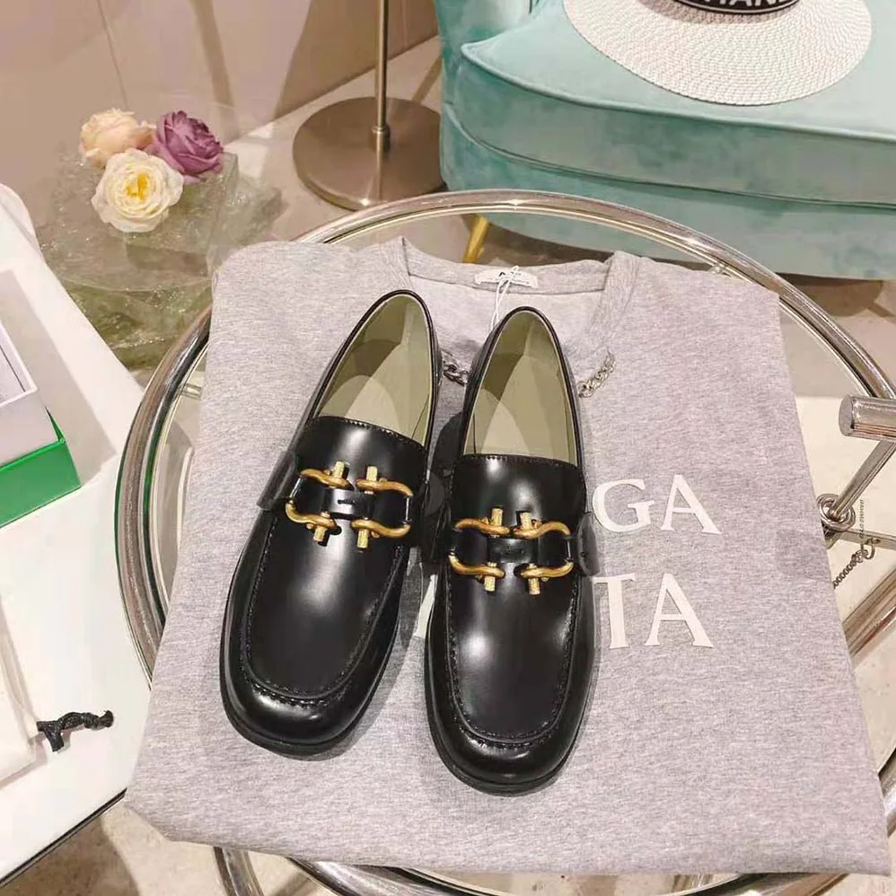 Bottega Veneta Monsieur Loafer in Calfskin Leather for Unisex in Black Bottega Veneta Monsieur Loafer in Calfskin Leather for Unisex in Black