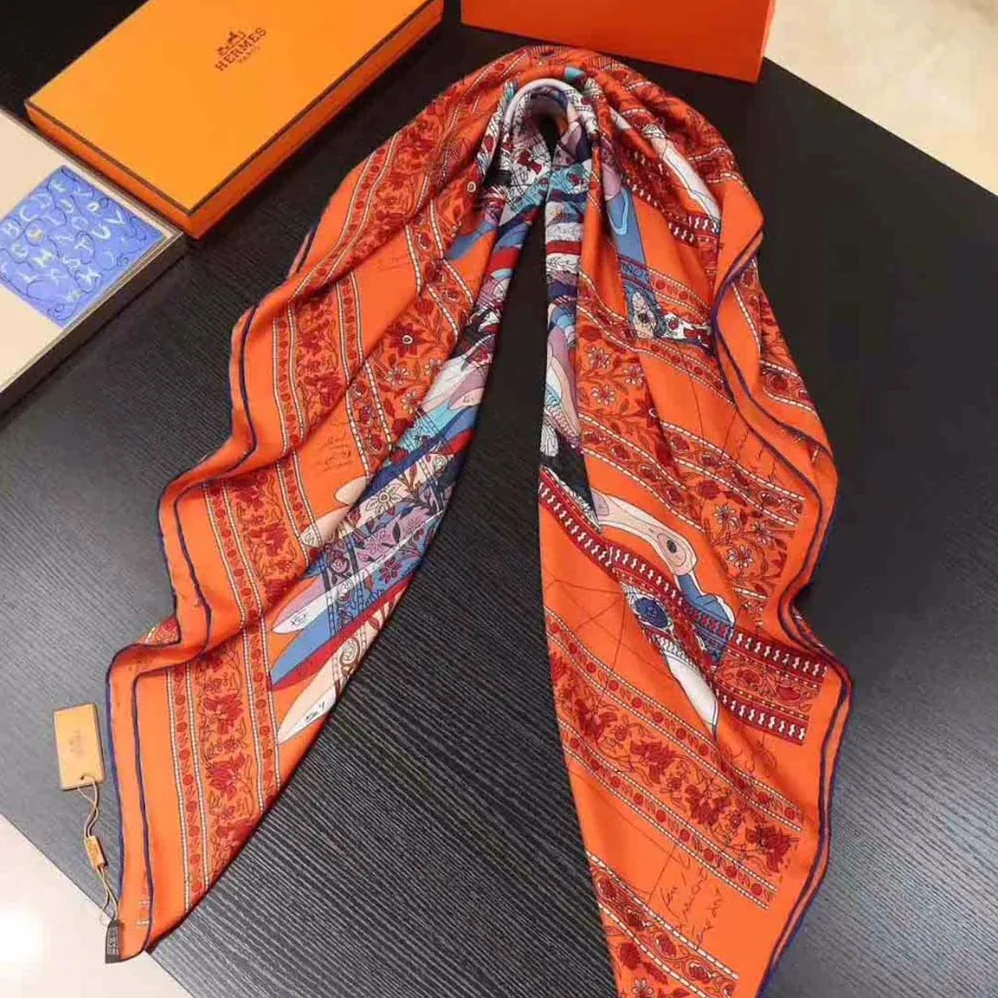 Hermes La Maison Des Carres Pegase Dhermes AU Bloc Scarf for Women in Orange
