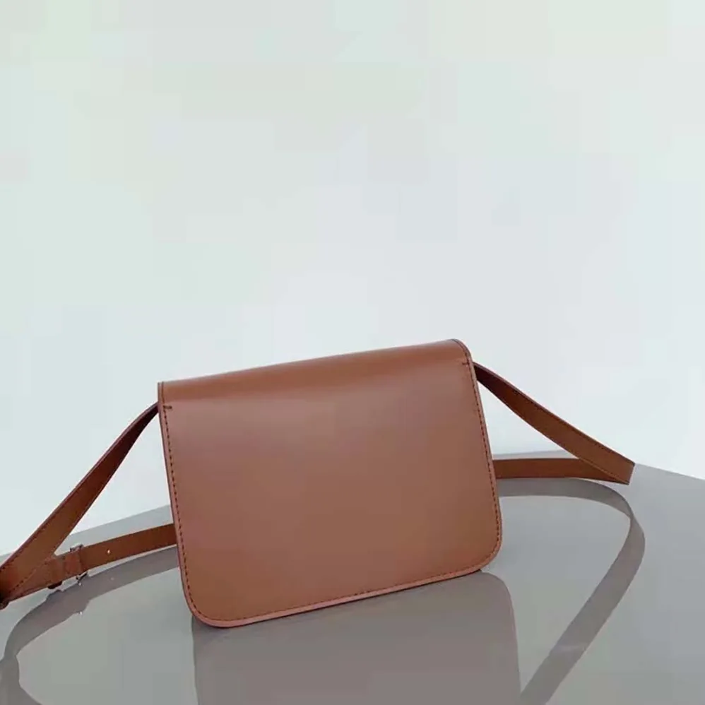 Burberry Small Leather TB Bag with a Thomas Burberry Monogram Clasp for Women Burberry Small Leather TB Bag with a Thomas Burberry Monogram Clasp for Women