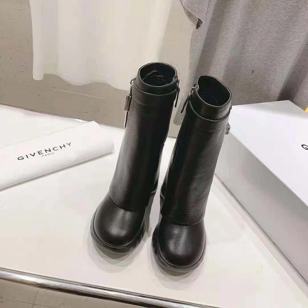 Givenchy Shark Lock Biker Ankle Boots in Grained Leather for Women in Black Givenchy Shark Lock Biker Ankle Boots in Grained Leather for Women in Black