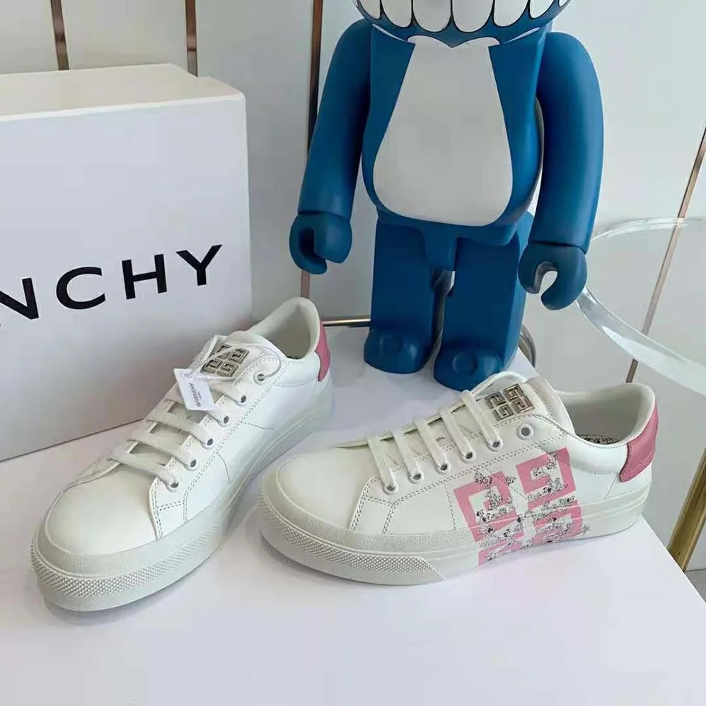Givenchy 101 Dalmatians City Sport Sneakers in Leather for Women Givenchy 101 Dalmatians City Sport Sneakers in Leather for Women