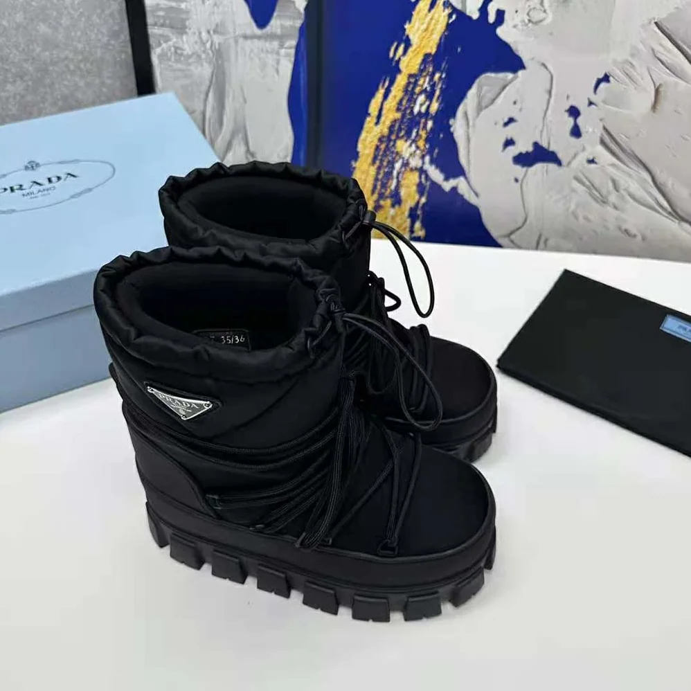 Prada Nylon Gabardine Après-ski Boots for Women in Black Prada Nylon Gabardine Après-ski Boots for Women in Black