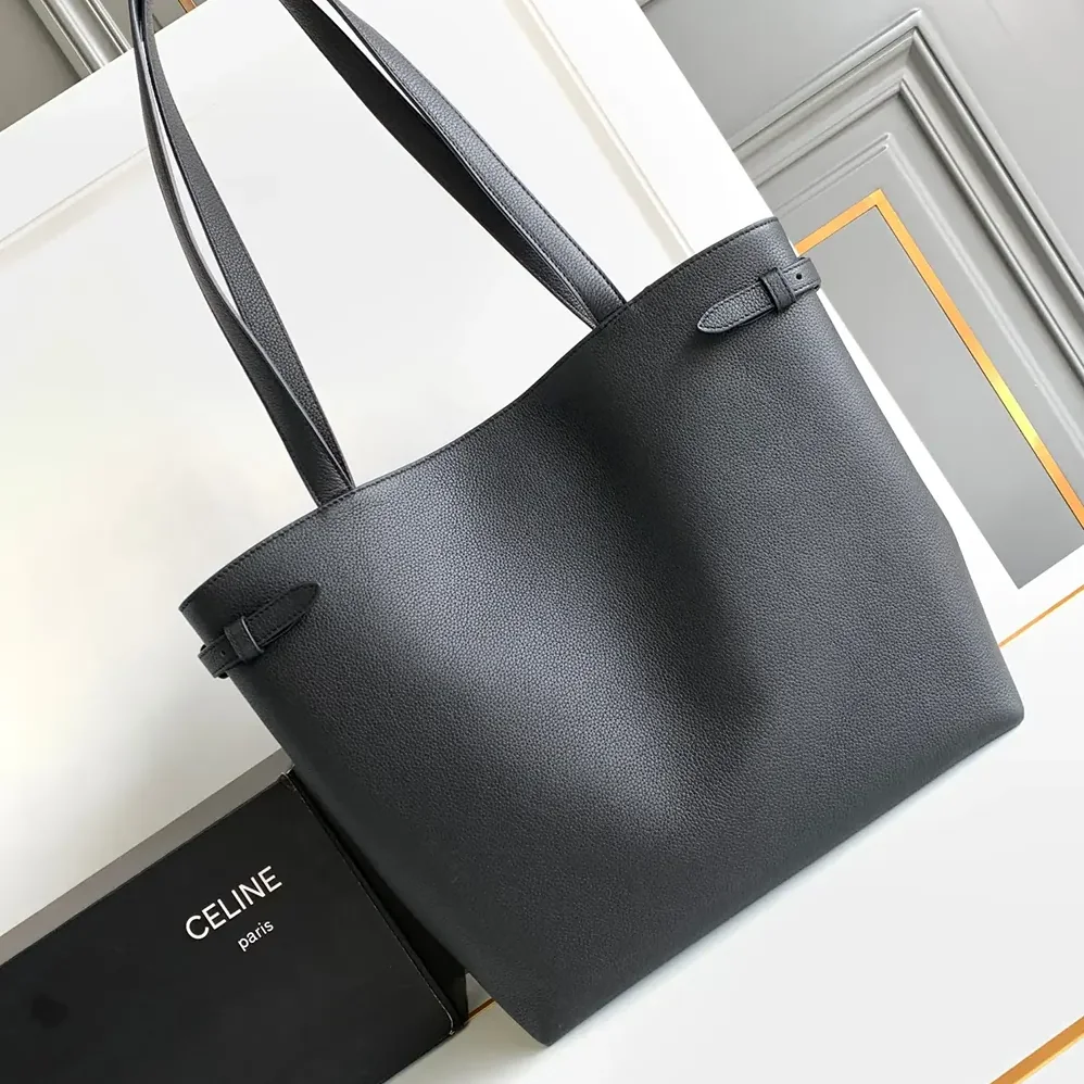 Celine Medium Cabas Anaïs Cuir Triomphe in Grained Calfskin for Women in Black Celine Medium Cabas Anaïs Cuir Triomphe in Grained Calfskin for Women in Black