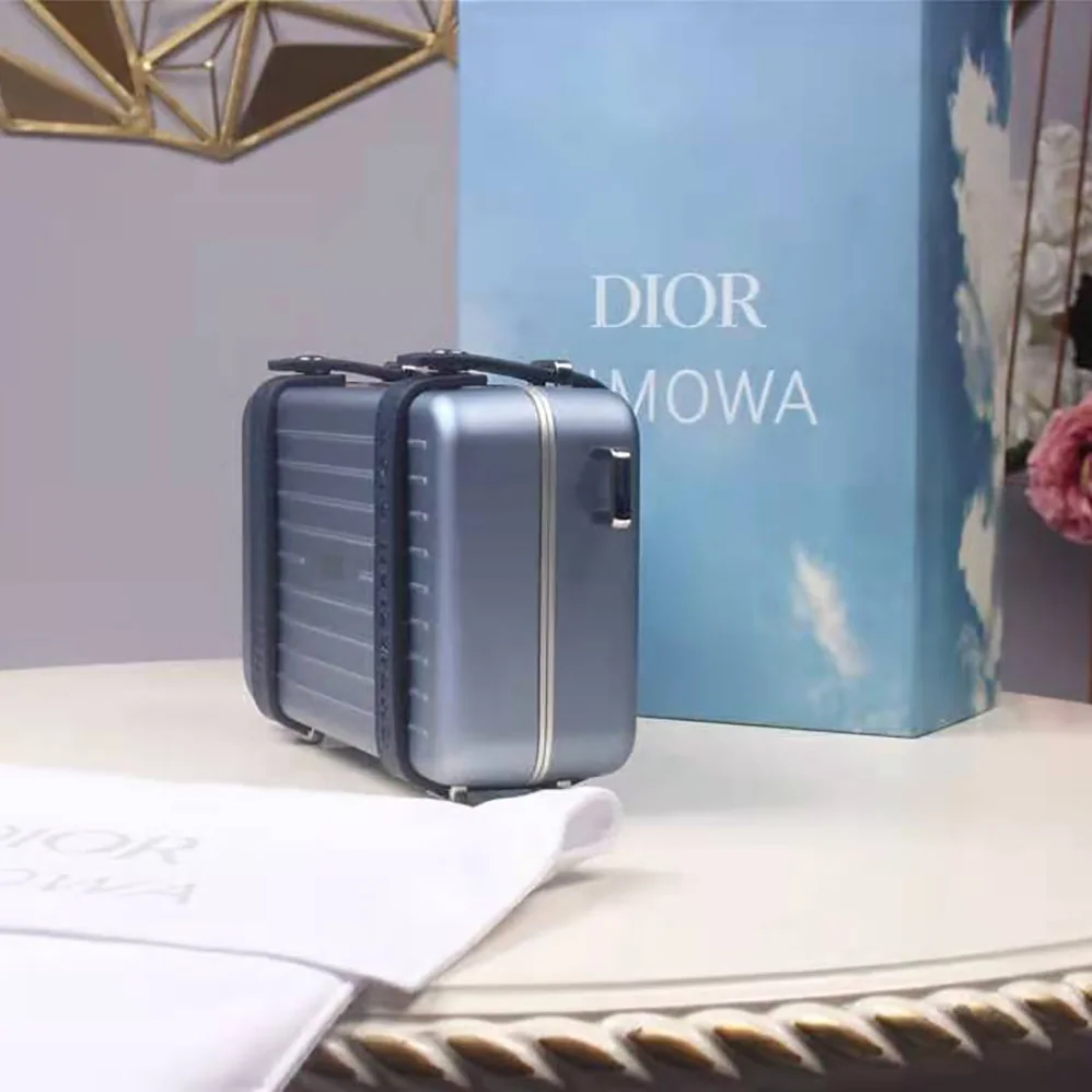 Dior Dior and Rimowa Personal Clutch Aluminum and Grained Calfskin for Men in Blue Dior Dior and Rimowa Personal Clutch Aluminum and Grained Calfskin for Men in Blue