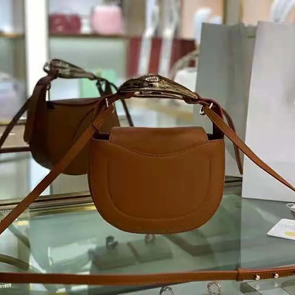 Chloe Kiss Small Purse in Small Grain Calfskin for Women in Brown