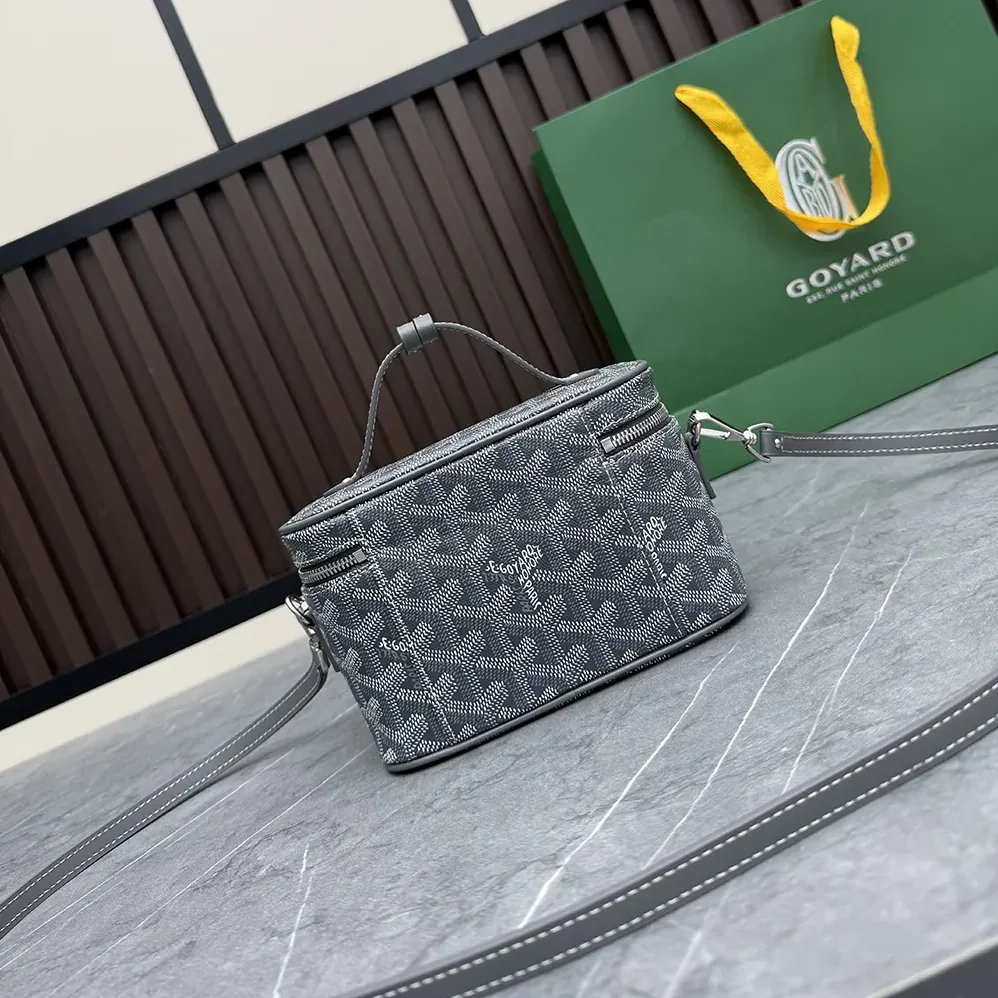 Goyard Muse Mini Vanity for Unisex in Grey