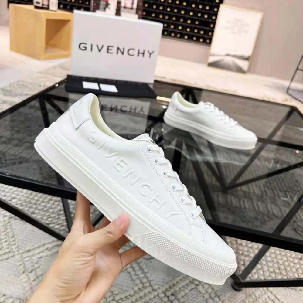 Givenchy City Sport Sneakers in GIVENCHY Leather for Men in White Givenchy City Sport Sneakers in GIVENCHY Leather for Men in White