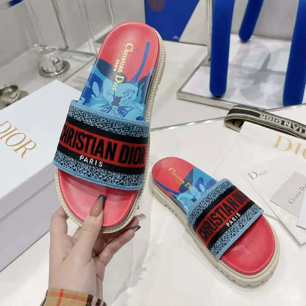Dior Dway Slide Pink Multicolor D for Women in Flower Pop Cotton Embroidery Dior Dway Slide Pink Multicolor D for Women in Flower Pop Cotton Embroidery