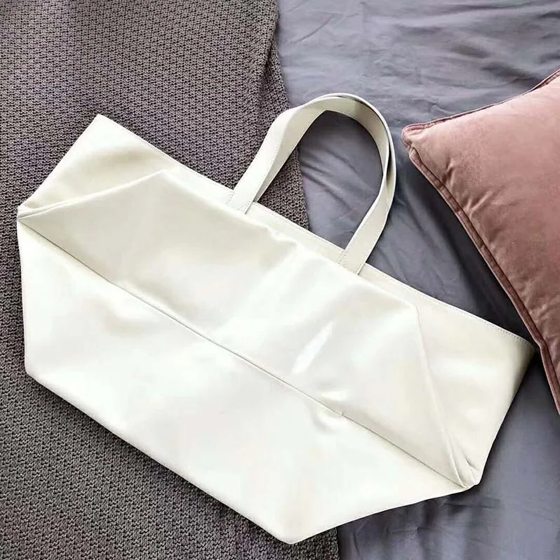 Celine Medium Made in Tote in Leather for Women in White