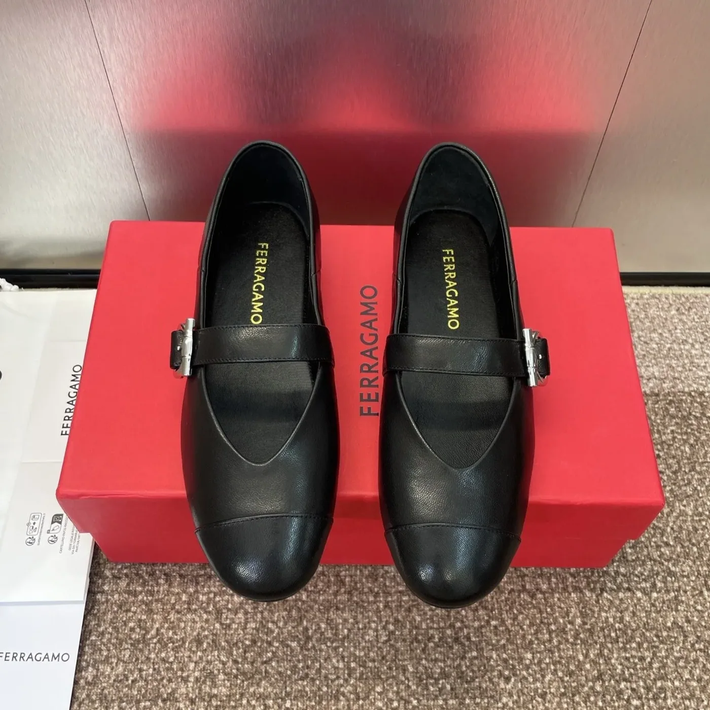 Ferragamo Gancini Ballet Flat Black 01J947