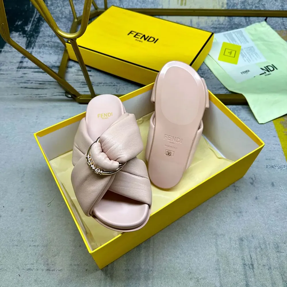 Fendi Feel Pink Leather Slides for Women