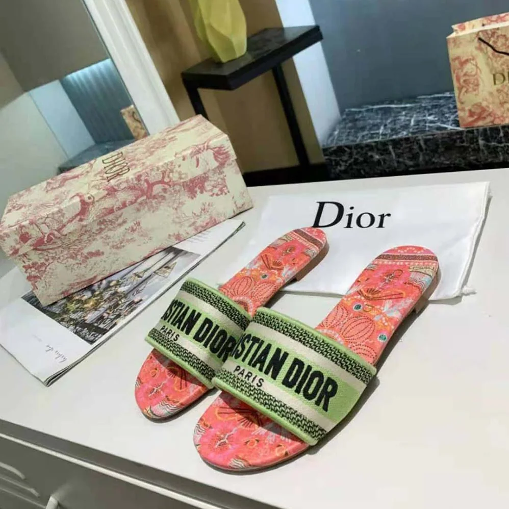 Dior Dway Slide Multicolor Embroidered Cotton for Women in Pink Dior Dway Slide Multicolor Embroidered Cotton for Women in Pink
