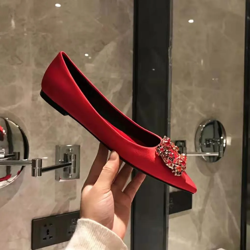 Roger Vivier Flower Strass Buckle Ballerinas Silk Satin for Women in Red