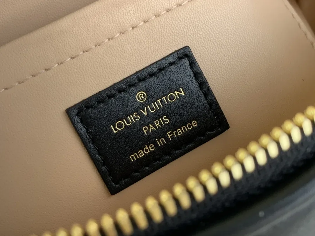 Louis Vuitton Speedy Bandouliere 25 Top Handle Bag in Black Gold Hardware