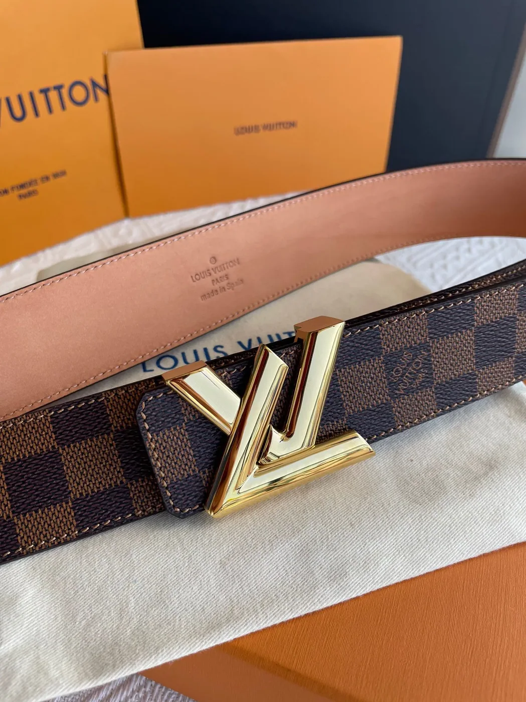 Louis Vuitton Twist Iconic Initiales LV Belt Damier Infini Canvas Brown Gold Finishing Louis Vuitton Twist Iconic Initiales LV Belt Damier Infini Canvas Brown Gold Finishing