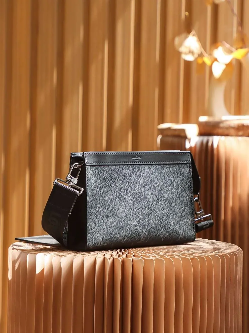 Louis Vuitton Pochette Gaston Wearable Wallet Shoulder Bag / Black Monogram Eclipse Canvas Silver Hardware