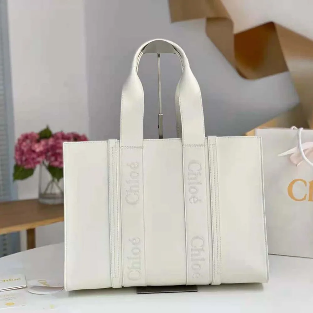 Chloe Large Woody Tote Bag with Embroidered Chloé Logo for Women in White Chloe Large Woody Tote Bag with Embroidered Chloé Logo for Women in White